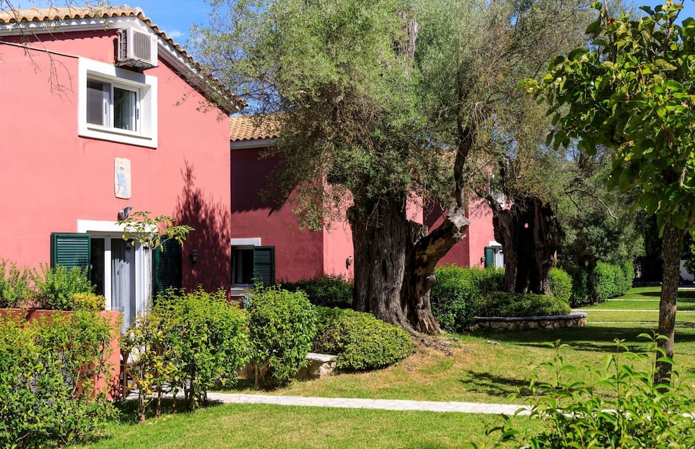Mousses Villas Cleo Semi Detached Two bedroom Villa With Childcare Facilities — 4-Star Luxury Hotel in Lefkada, Greece