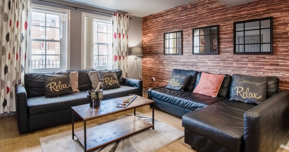 3 The Gathering Chester Central — 4-Star Luxury Hotel in Chester, United Kingdom