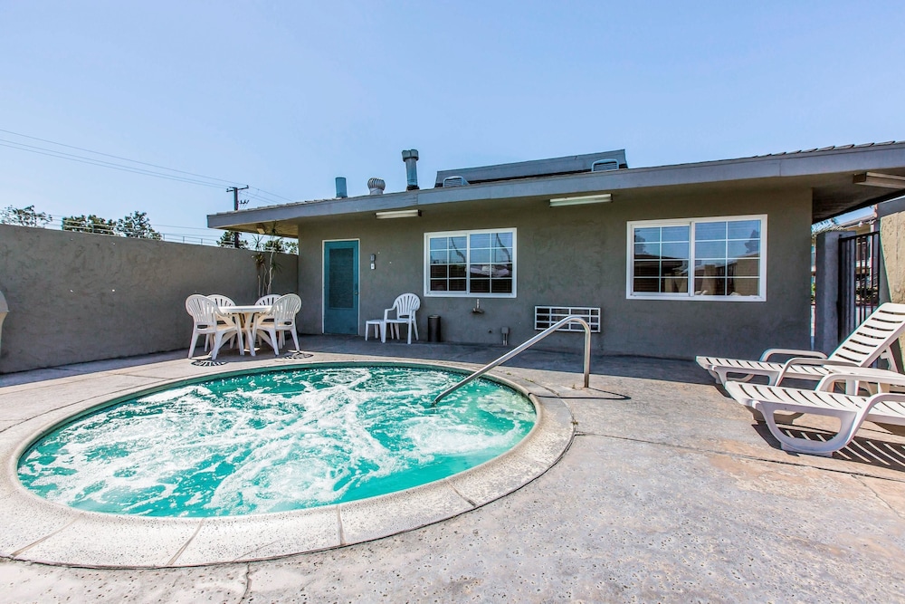 Rodeway Inn Ontario Airport Mills - photo 13