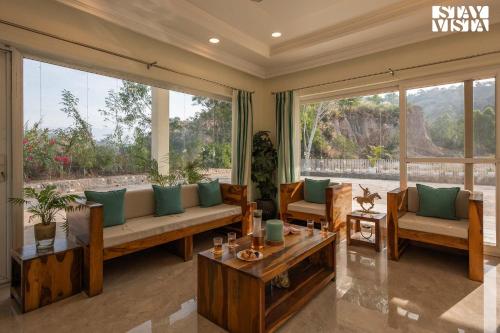 StayVista at Silver Slopes with outdoor pool