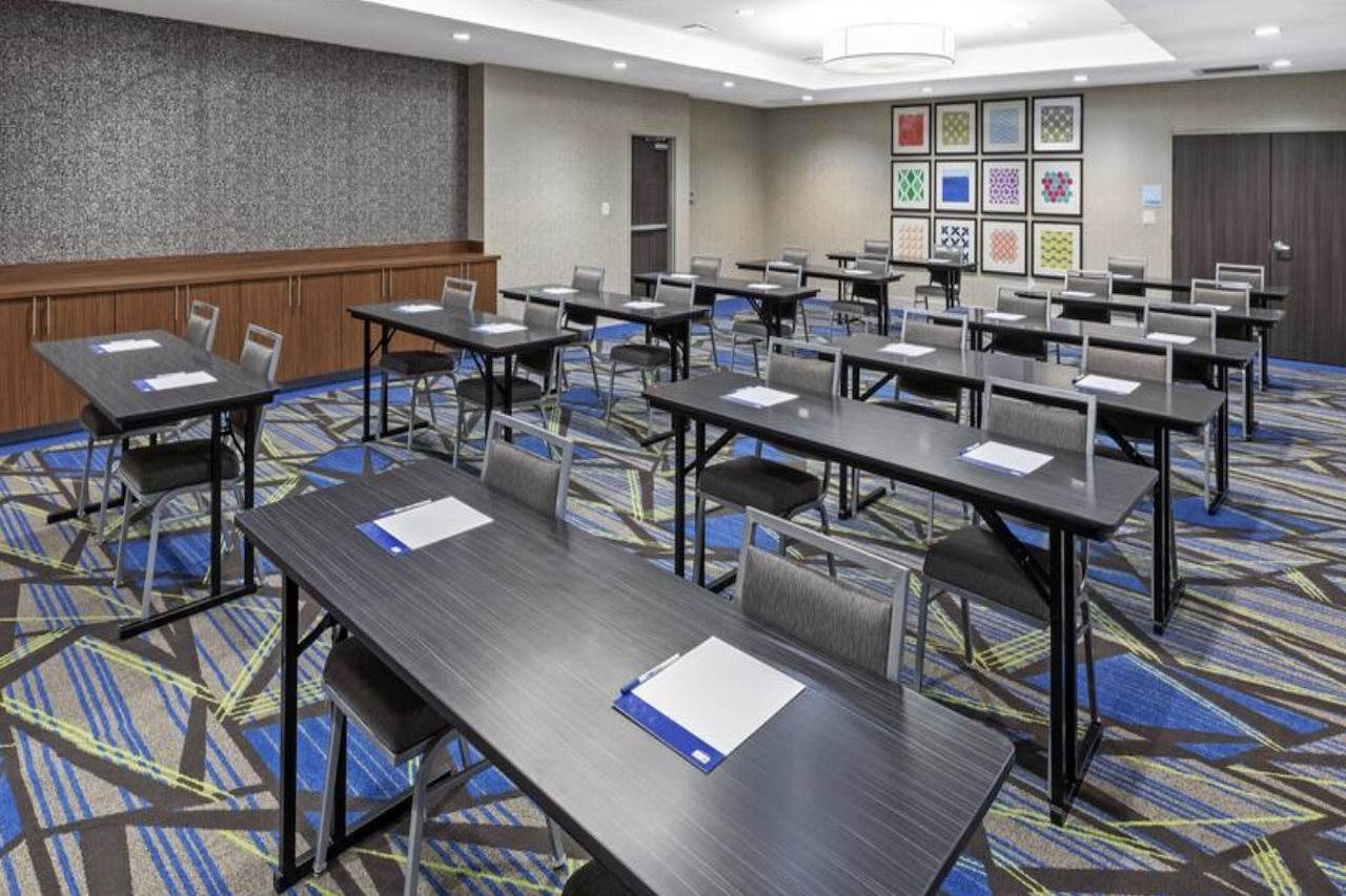 Holiday Inn Express & Suites Denton Sanger by IHG - photo 15