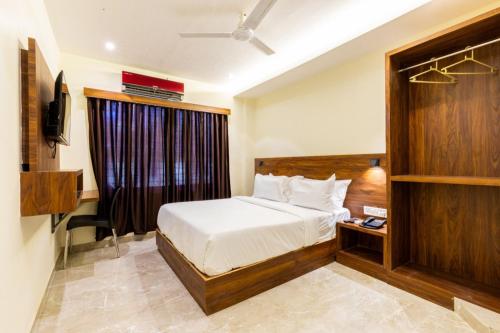 Antlers Hotel Near Borivali Railway Station