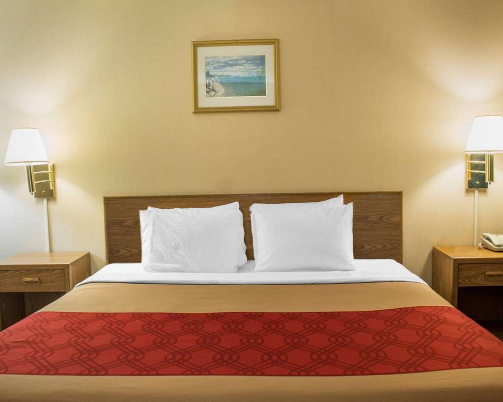 Econo Lodge Drums - photo 21