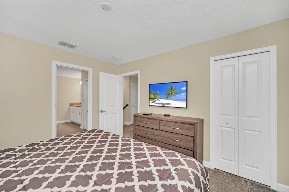 Ultimate 9 Champions Gate Resort Property With Spa 9 Bedroom Villa by RedAwning Kissimmee - photo 12