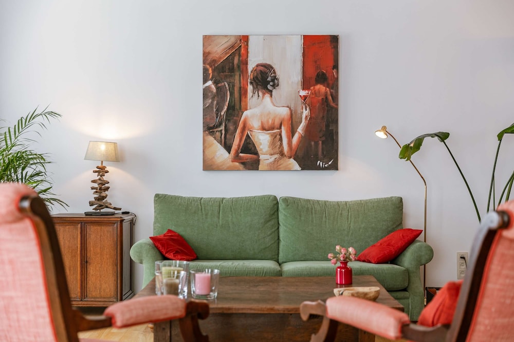 Huswell Lovely Retreat for 2 in Antwerp in Antwerpen, Belgium