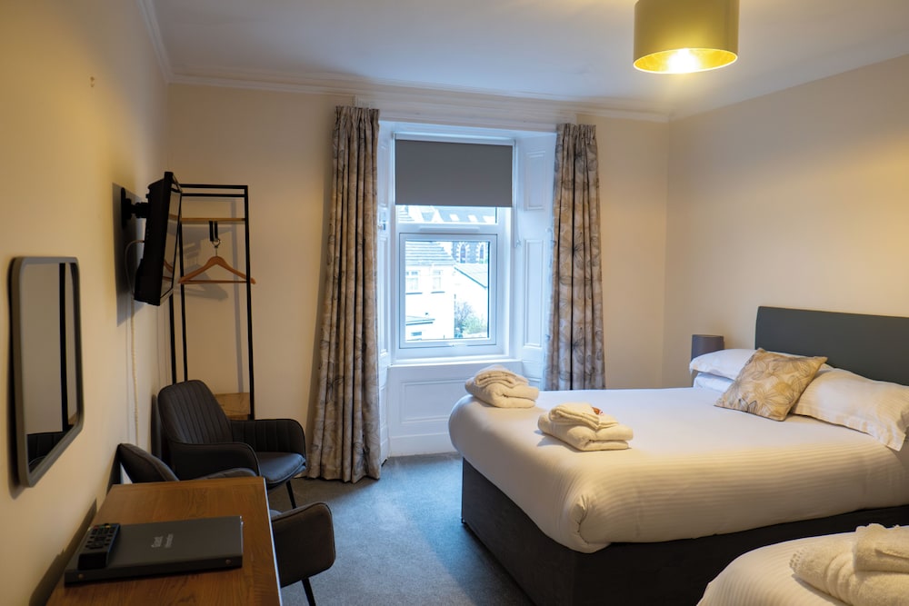 Corran House Guest House & Hostel — 4-Star Luxury Hotel in Oban, United Kingdom