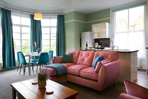 Queen Margarets Lodge