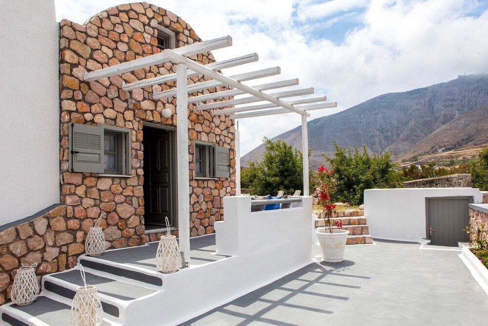 Serenity Houses - last minute hotel in Fira