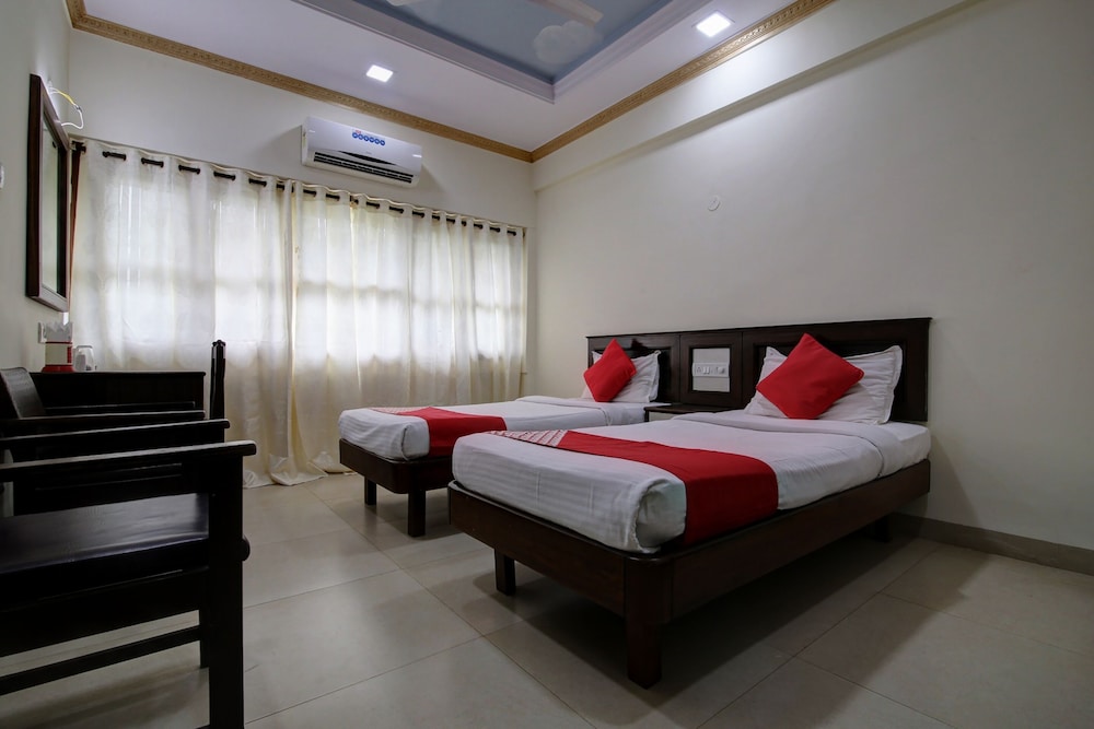 Oyo 41623 Hotel La Flor in Madgaon, India