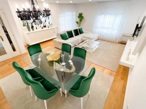 Prestige Lisbon Entire 3 Bedroom Luxury Apartment — 4-Star Luxury Hotel in Lisbon, Portugal