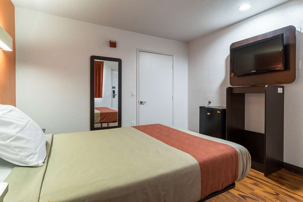 Motel6 Riverside CA UCR East - photo 8