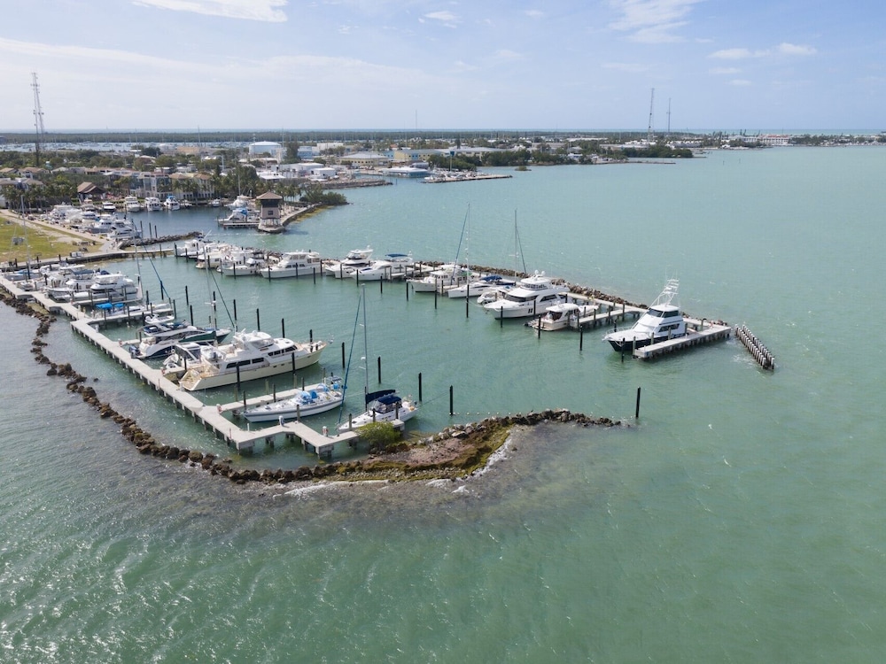 Marlin Bay Resort & Marina Managed by Elite Alliance Hospitality - photo 432