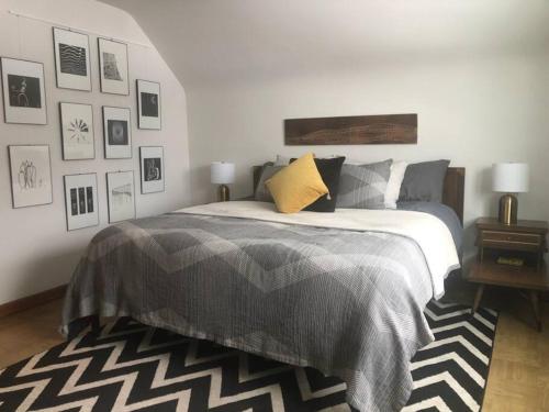 Gallery Loft of Oak Park #1 Top Host in IL — 4-Star Luxury Hotel in Oak Park, United States