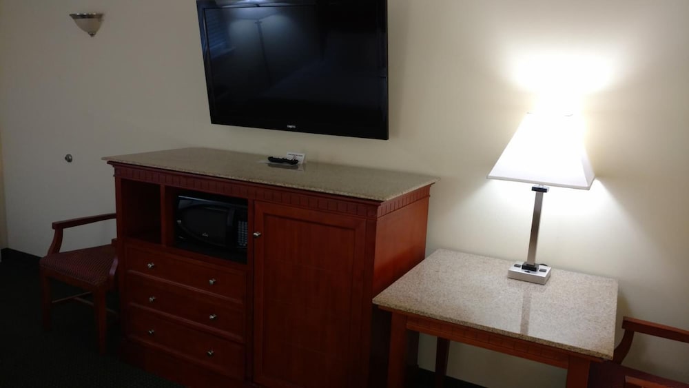 Hurricane Inn - photo 14