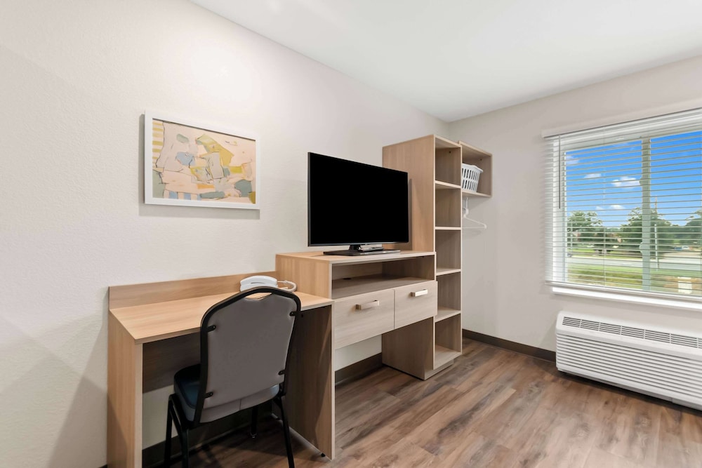 Woodspring Suites Pensacola West - photo 7