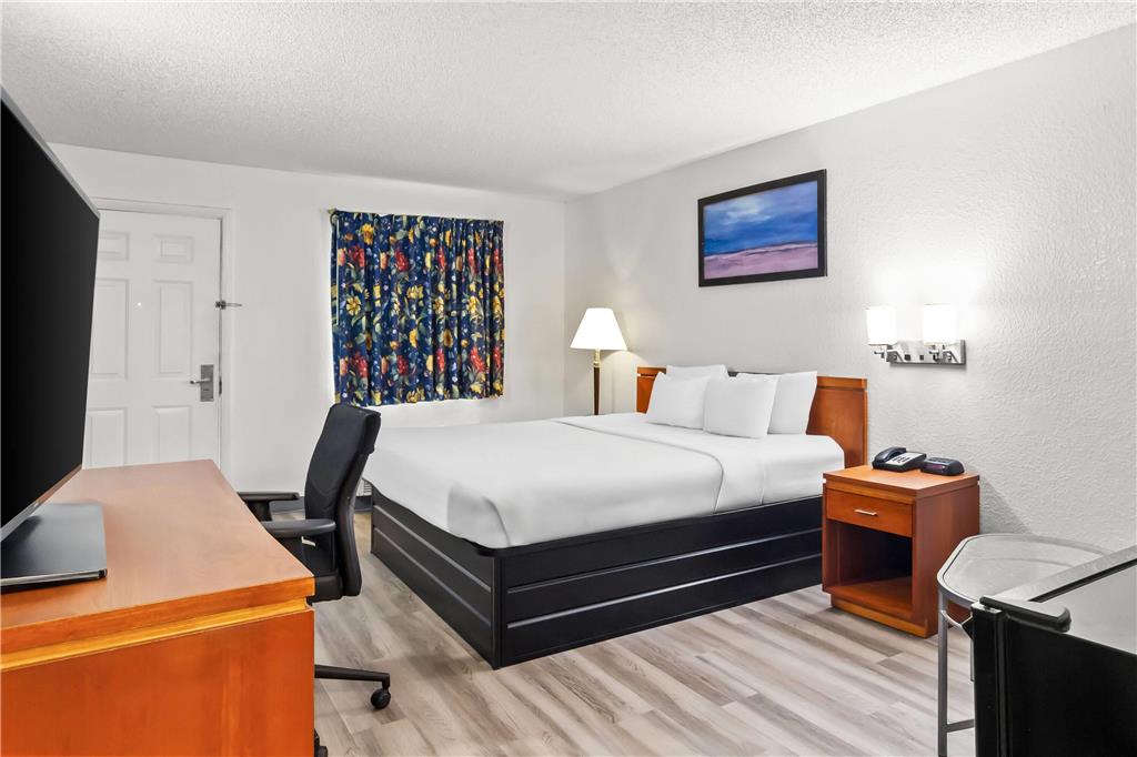 Travelodge Suites by Wyndham MacClenny - photo 27