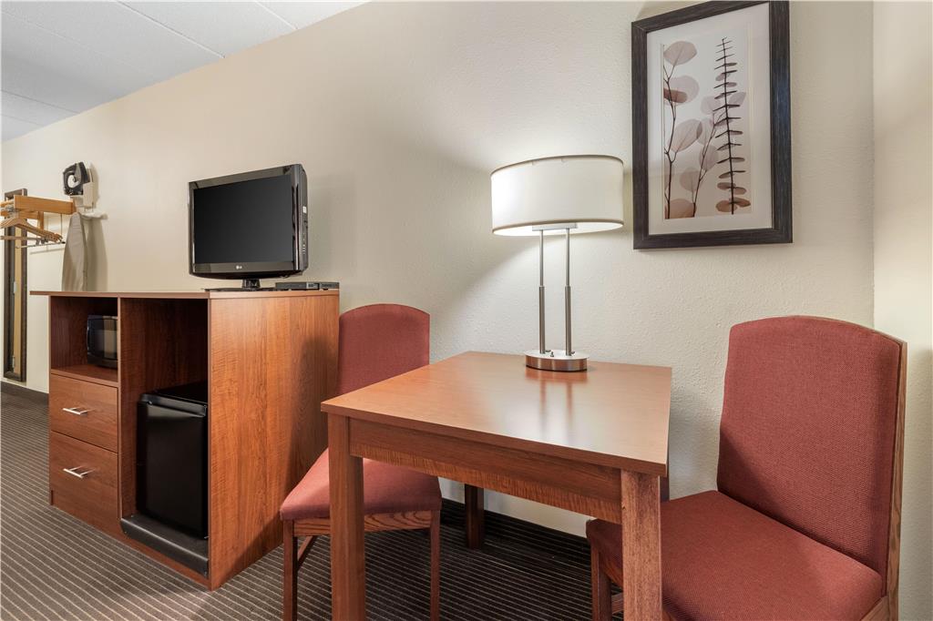 SureStay Plus Hotel by Best Western Litchfield - photo 21