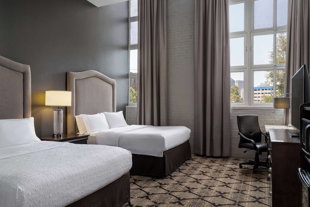 Hampton Inn and Suites New Orleans Convention Center - photo 37