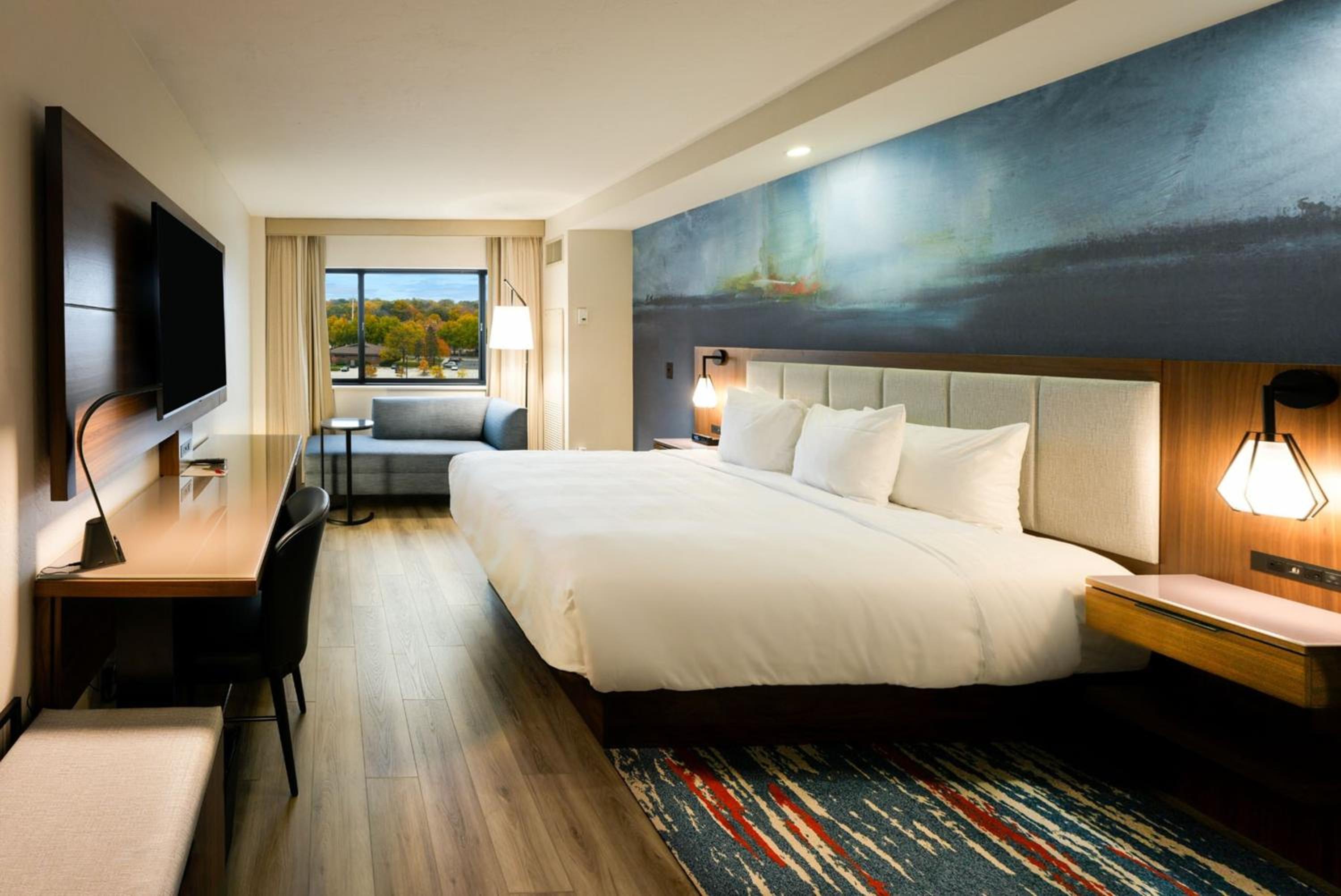 Oshkosh Waterfront Hotel - photo 3