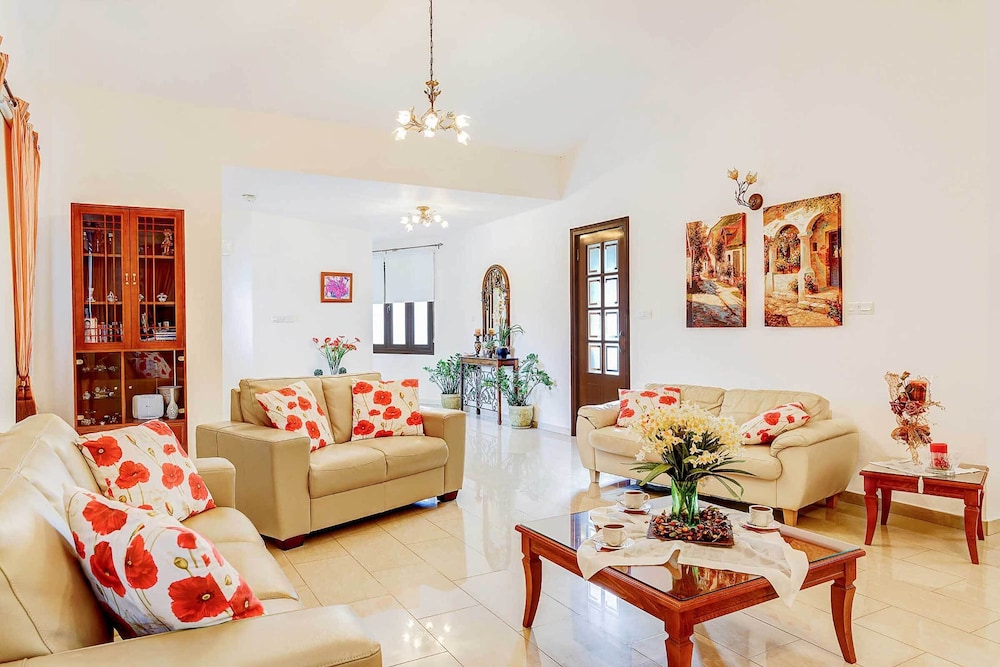 Villa Chariklia
