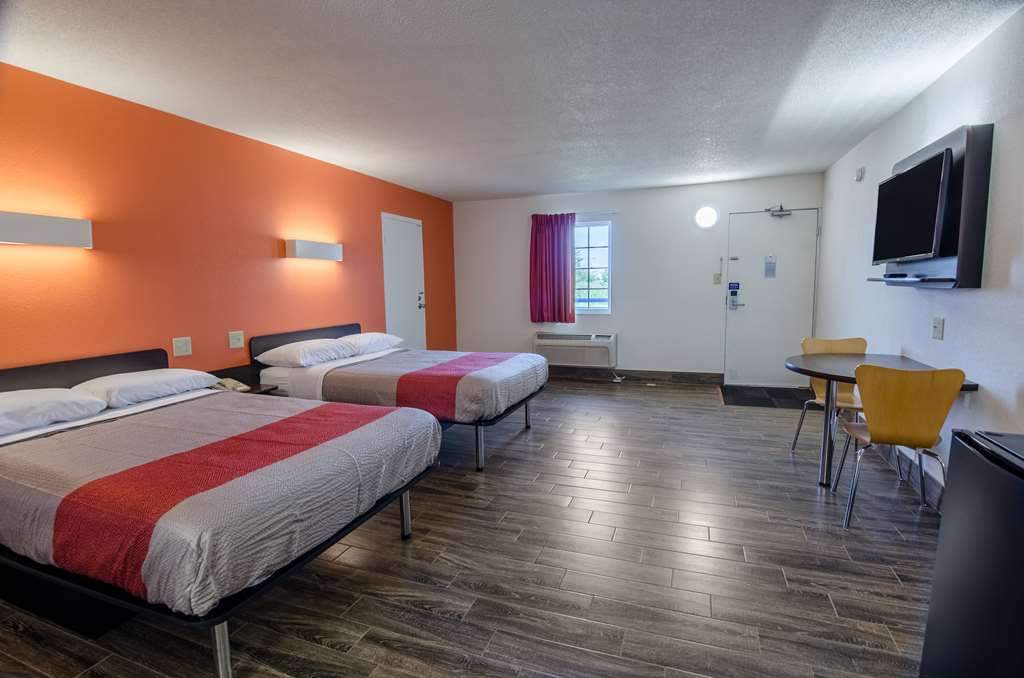 Motel 6 Staunton VA - photo 13