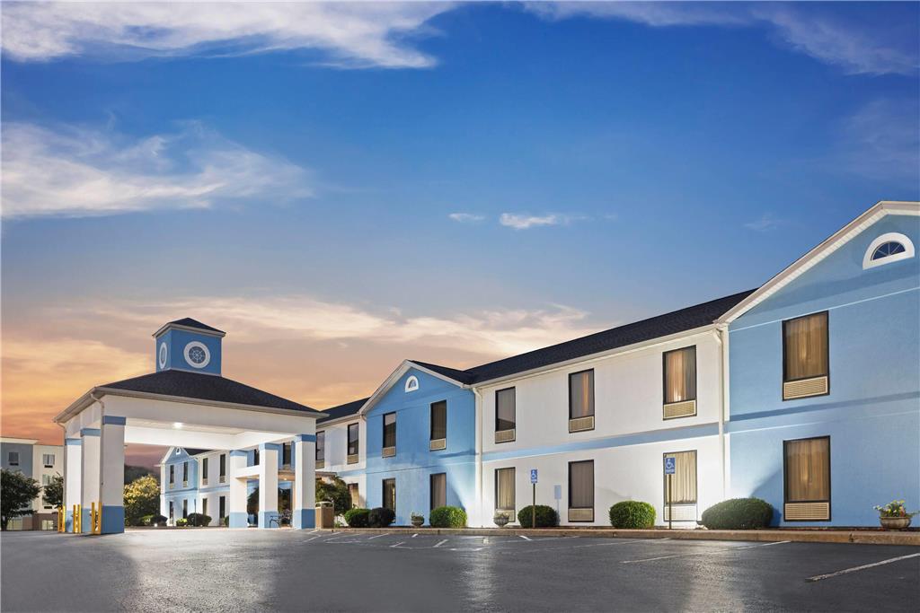 Baymont by Wyndham Madisonville - photo 3