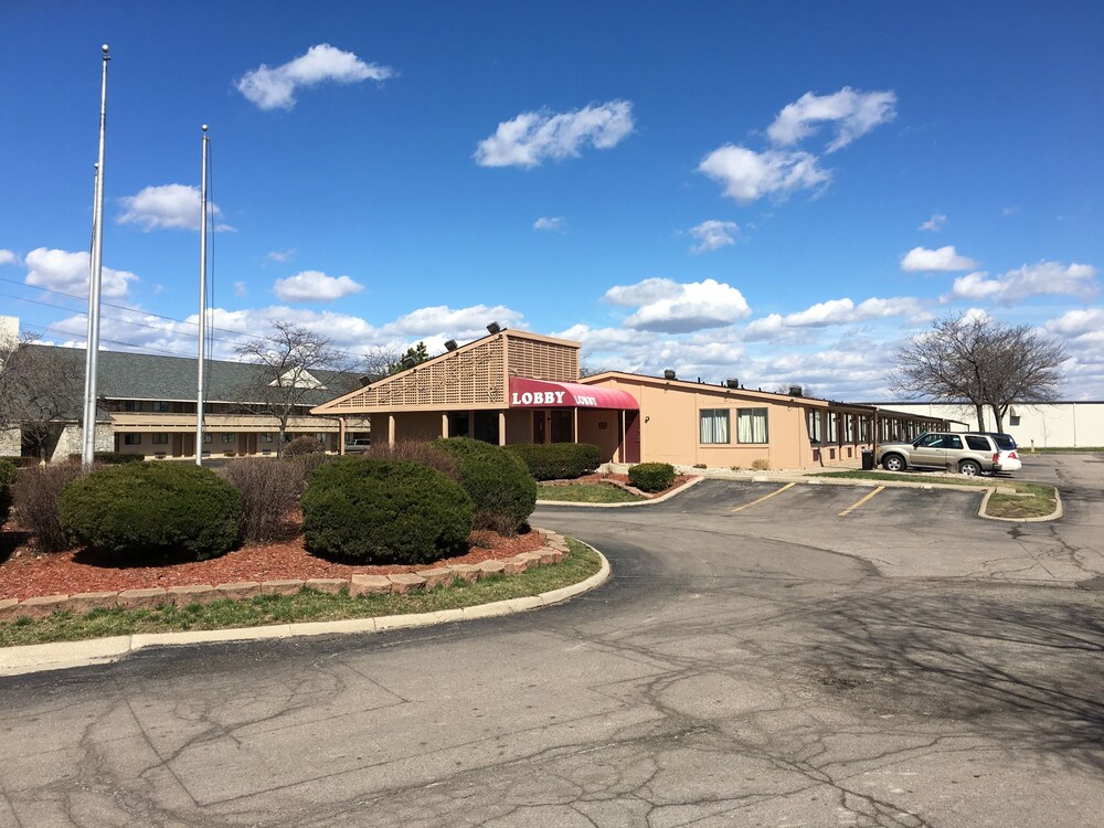Monroe Hotel — Monroe