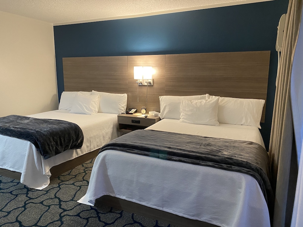Crown Motel and Family Resort - photo 34