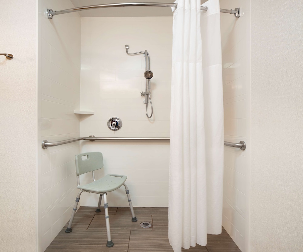 Hampton Inn Lawrenceville - photo 24