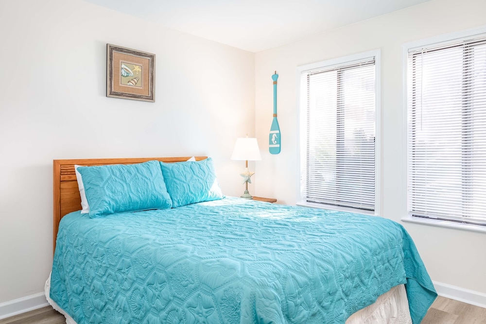 Pool Access And Balcony Hilton Head Resort Condo - photo 5