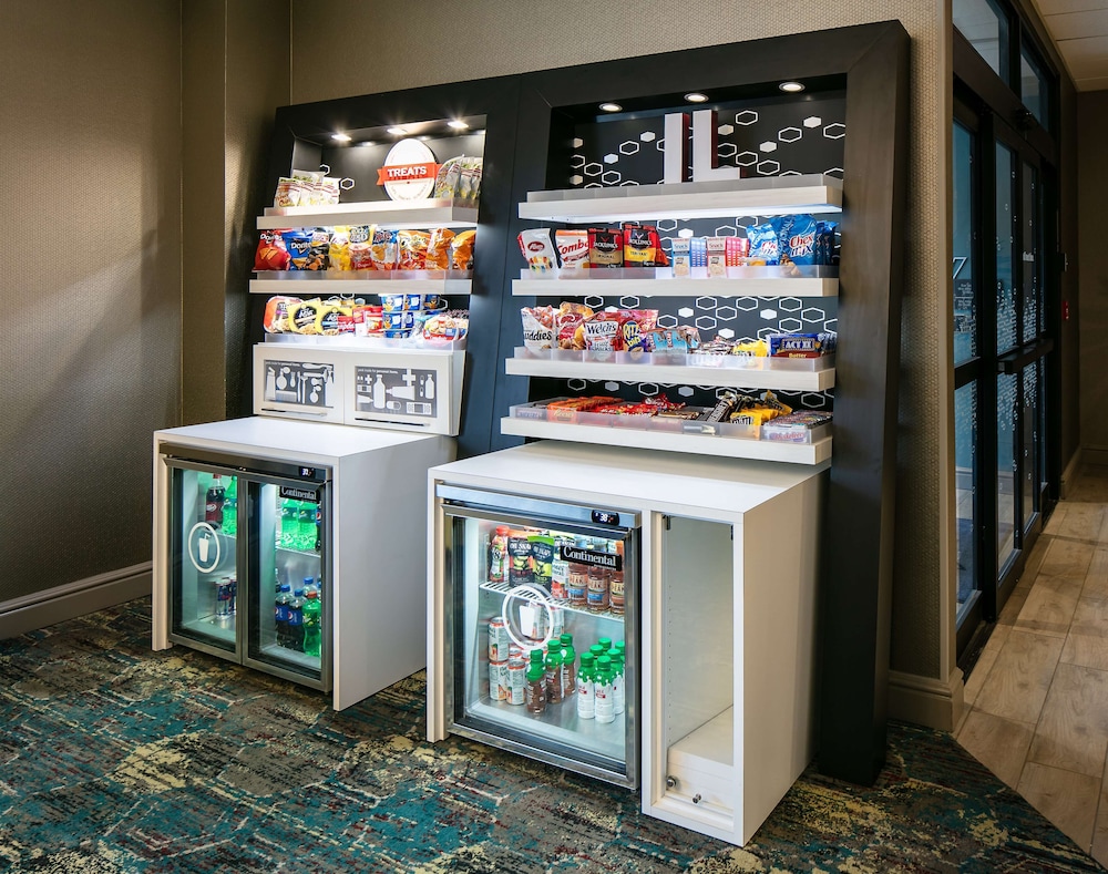 Hampton Inn Freeport - photo 25