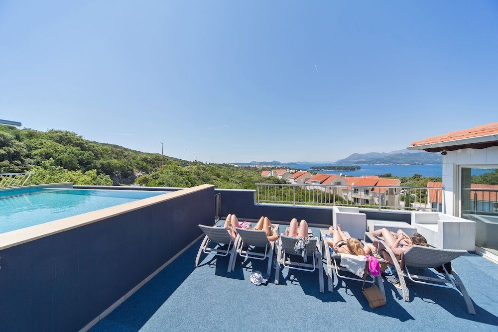 Villa Antea Apartments with Free Parking