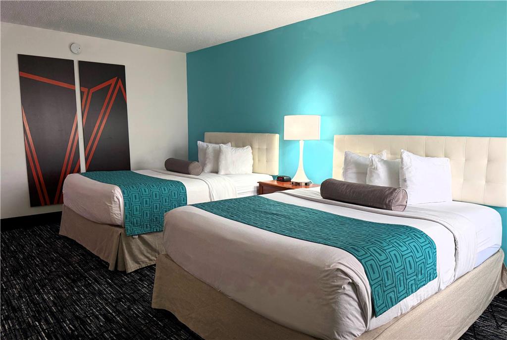 Howard Johnson by Wyndham Evansville East - photo 15