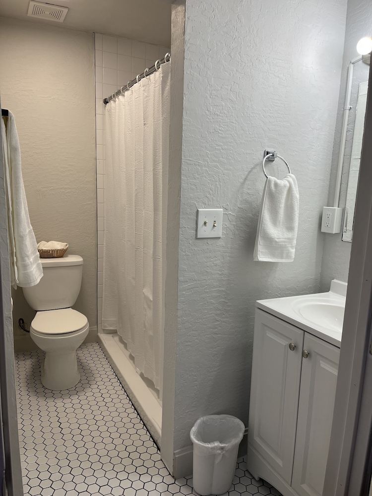Arizona 9 Motor Hotel - photo 19