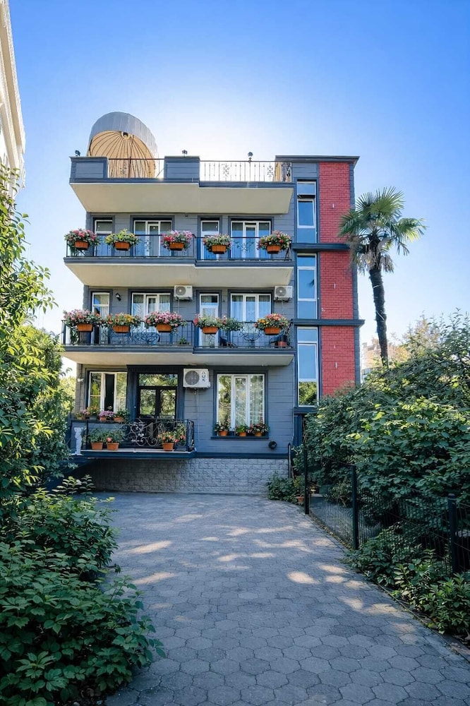 New batumi — hotel in Makhinjauri