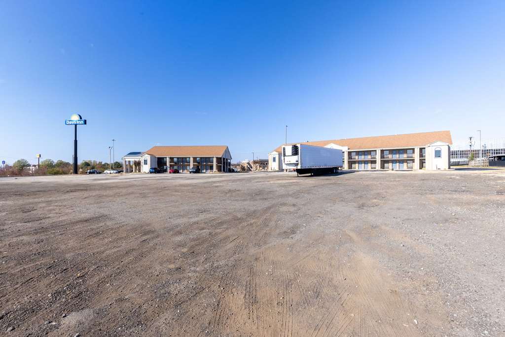 Days Inn by Wyndham Mooresville Lake Norman - photo 28