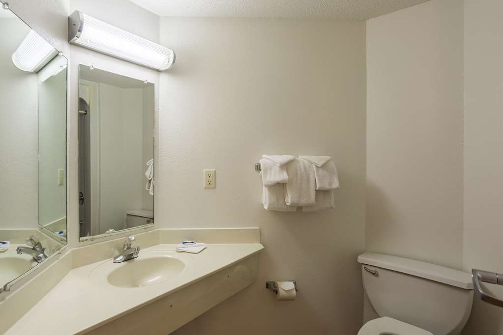 Motel 6 Dale IN - photo 26