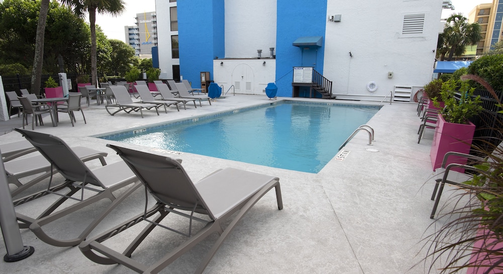 Aqua Beach Inn - photo 12