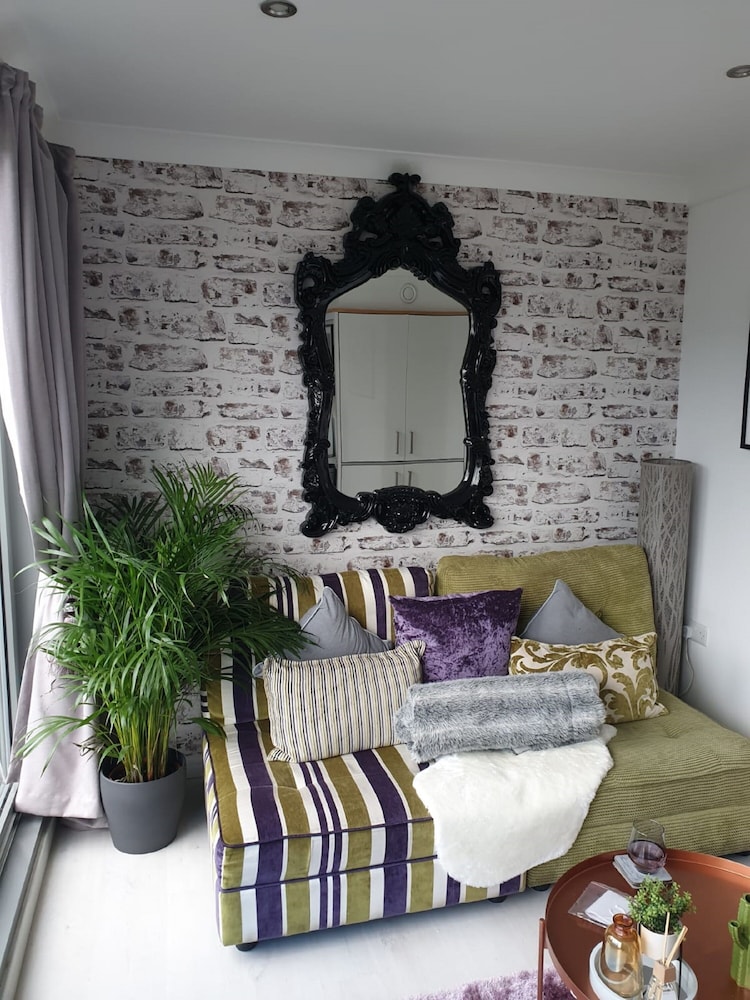 The Cakide — 4-Star Luxury Hotel in Leeds, United Kingdom