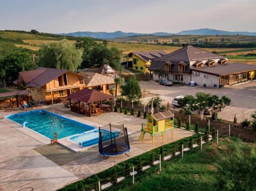 Complex Stefanesti - carbon neutral hotel in Bozovici
