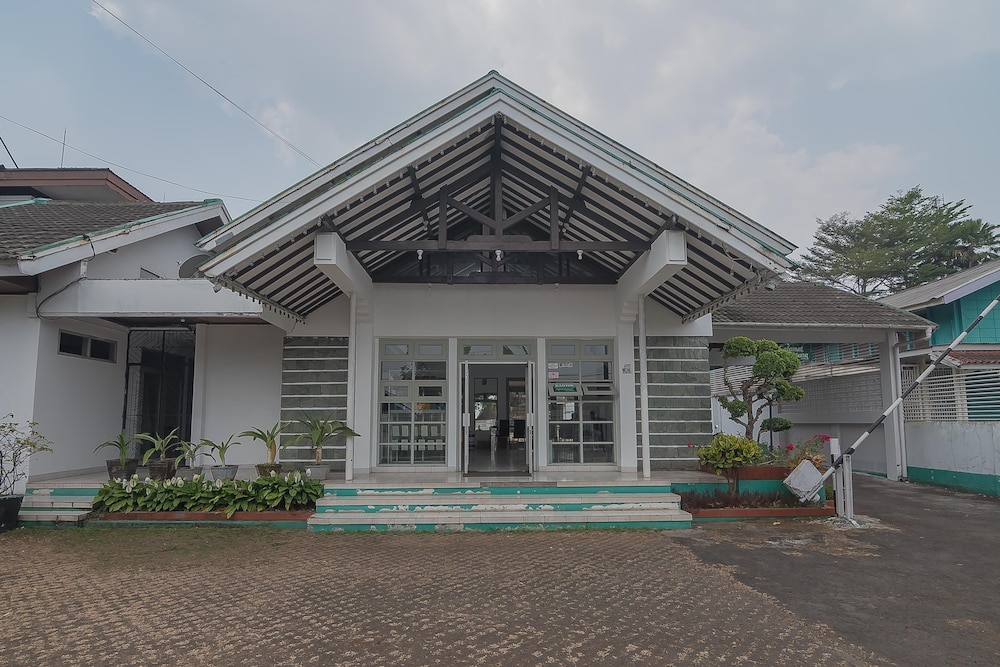 RedDoorz @ Jalan R.E. Martadinata Sukabumi in Sukabumi, Indonesia