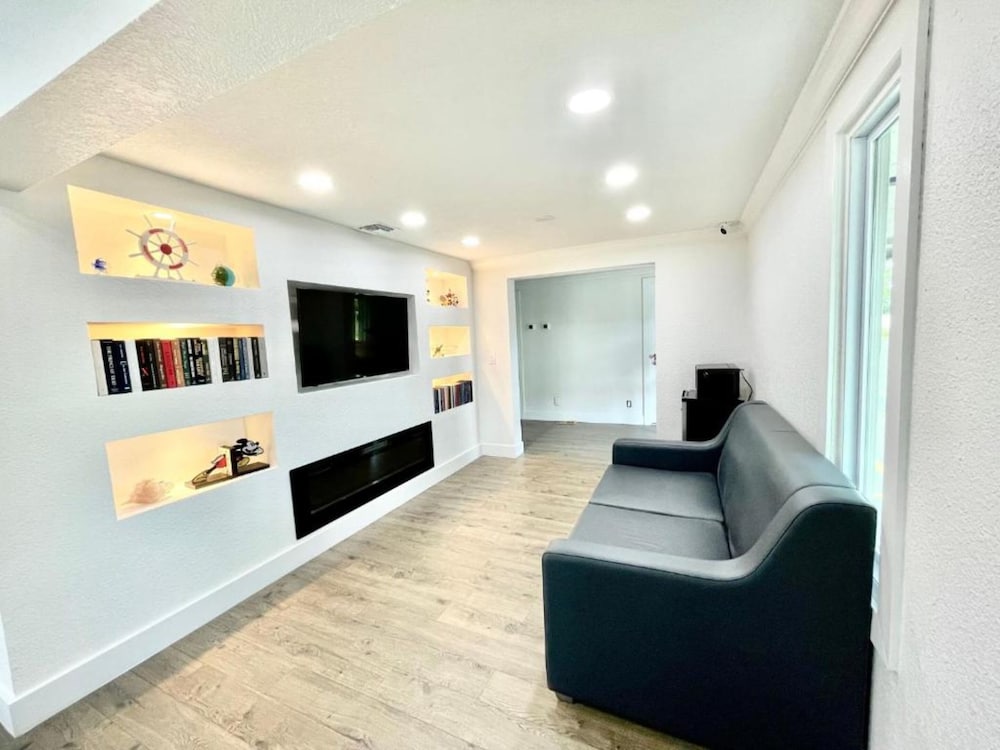 Super 8 by Wyndham Kissimmee Orlando - photo 9