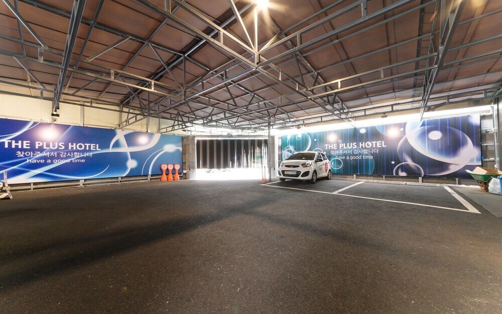 Plus wolgot - carbon neutral hotel in Unknown City