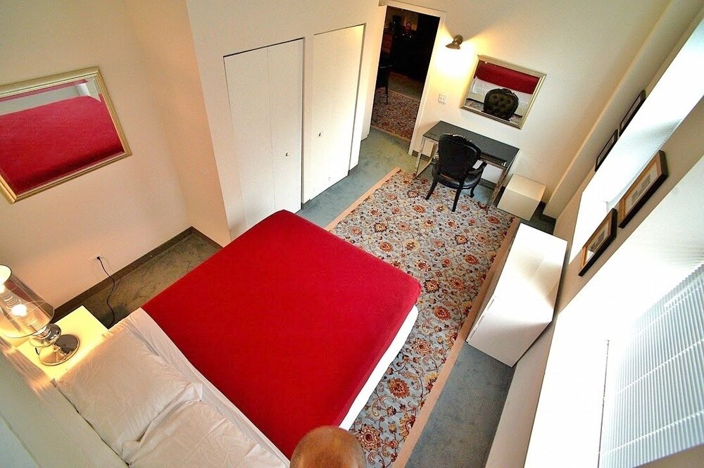 The Pittsfield Hotel Apartments Suites - photo 23