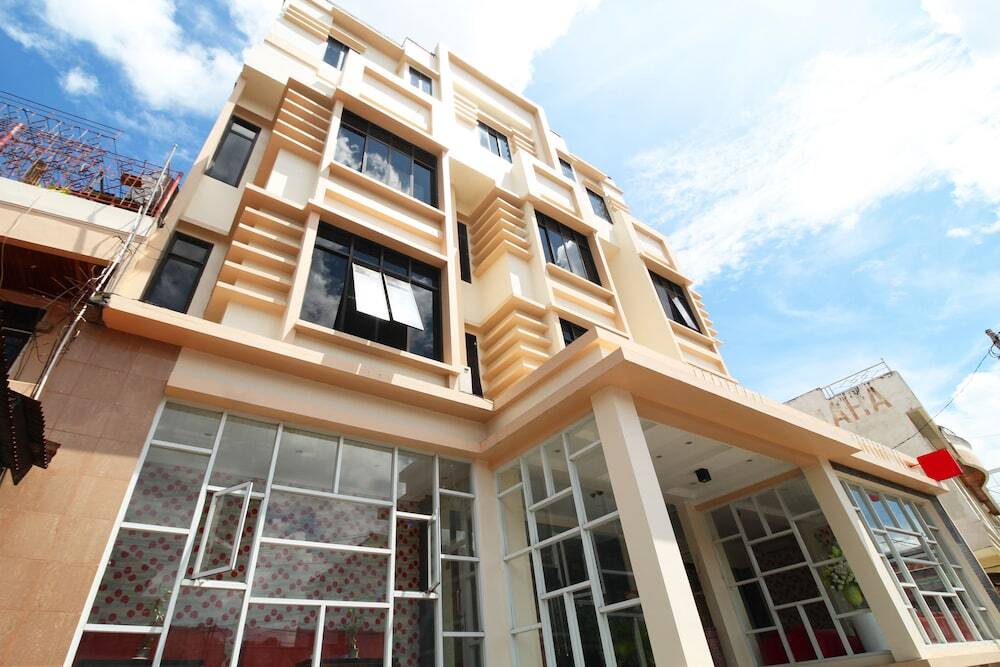 Airy Paal Dua Yos Sudarso 3 Manado in Manado, Indonesia