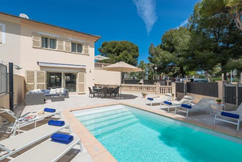 Ideal Property Mallorca Villa Hilary — 4-Star Luxury Hotel in Muro, Spain