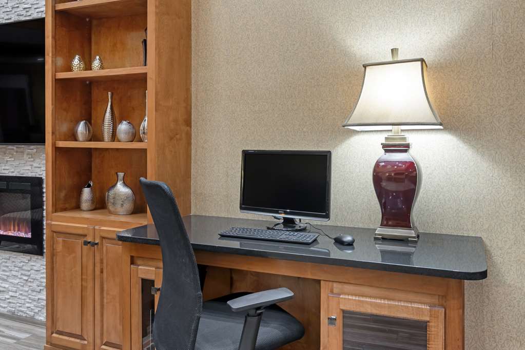 Best Western Plus Bradbury Inn & Suites - photo 38