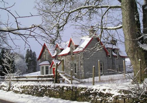 Cluny Mains — 4-Star Luxury Hotel in Newtonmore, United Kingdom