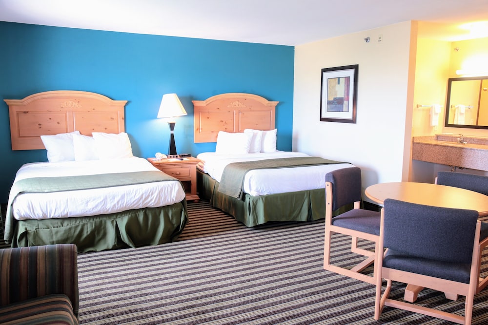 American Inn and Suites - photo 9
