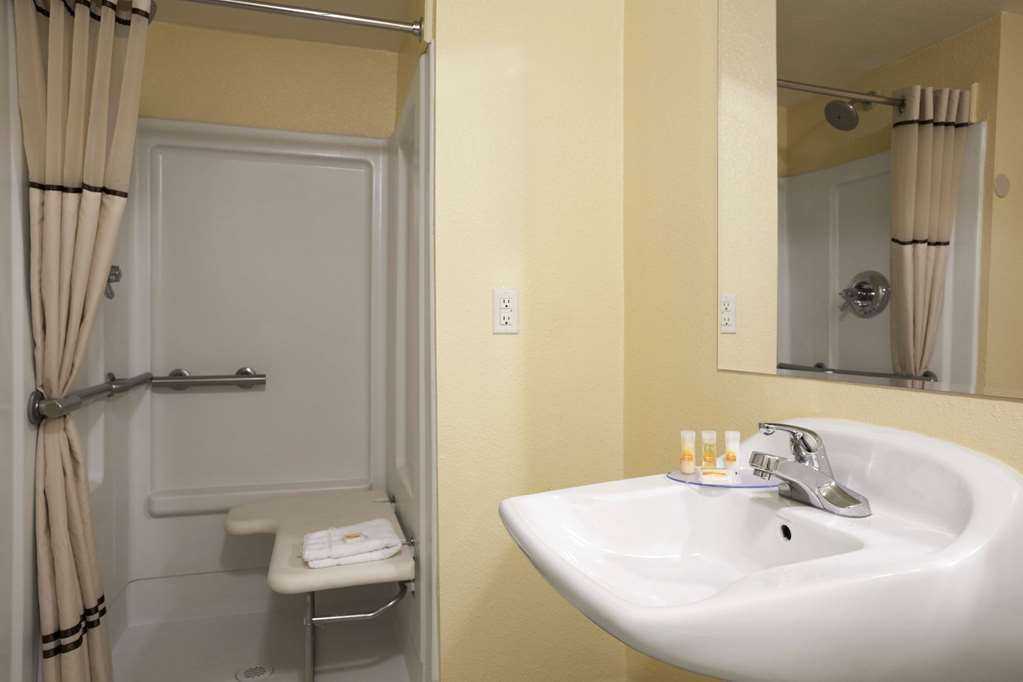 Days Inn by Wyndham Denver Downtown - photo 6